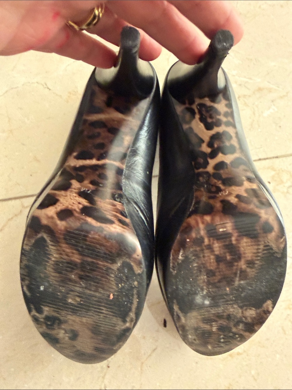 GUESS Black Rounded-Toe Women's Heels - Picture 5 of 5